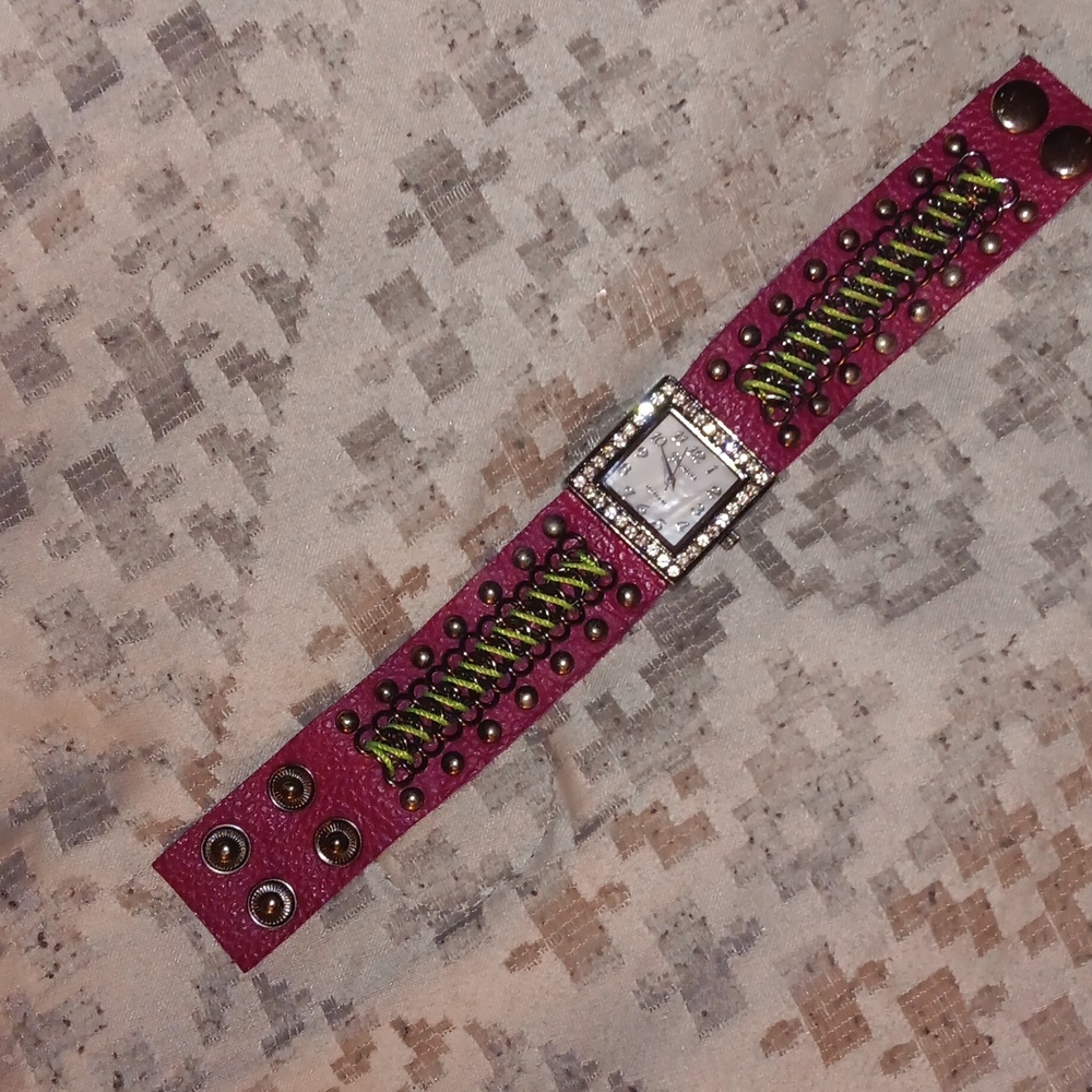 Geneva cuff watch - Picture 2 of 2